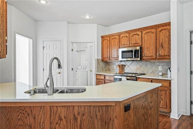 2518 SW Wintervalley Court, Lee's Summit, MO 64081