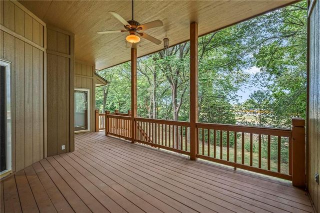 2518 SW Wintervalley Court, Lee's Summit, MO 64081