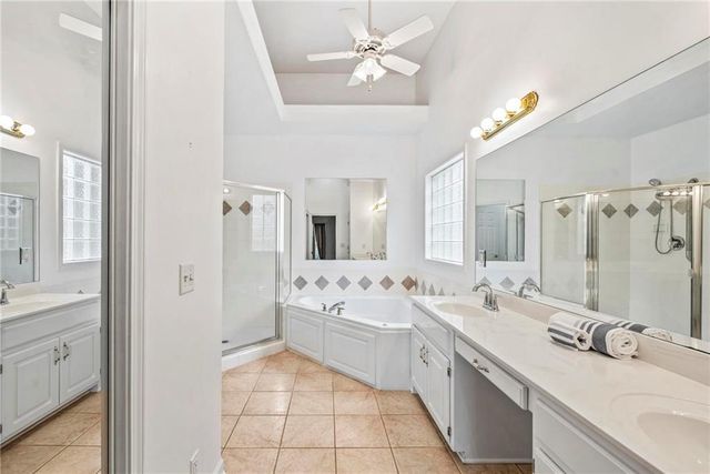 2518 SW Wintervalley Court, Lee's Summit, MO 64081