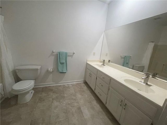2518 SW Wintervalley Court, Lee's Summit, MO 64081