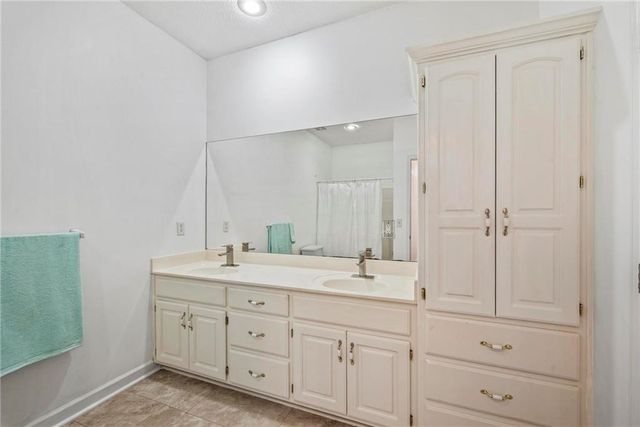 2518 SW Wintervalley Court, Lee's Summit, MO 64081
