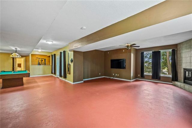 2518 SW Wintervalley Court, Lee's Summit, MO 64081