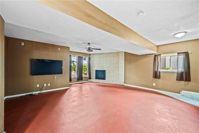 2518 SW Wintervalley Court, Lee's Summit, MO 64081
