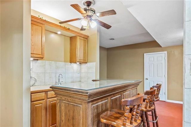 2518 SW Wintervalley Court, Lee's Summit, MO 64081