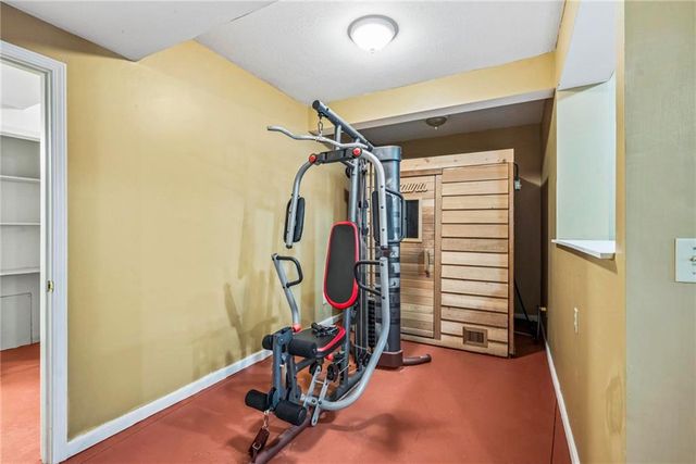 2518 SW Wintervalley Court, Lee's Summit, MO 64081