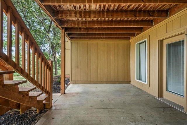 2518 SW Wintervalley Court, Lee's Summit, MO 64081