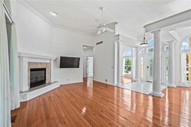2518 SW Wintervalley Court, Lee's Summit, MO 64081