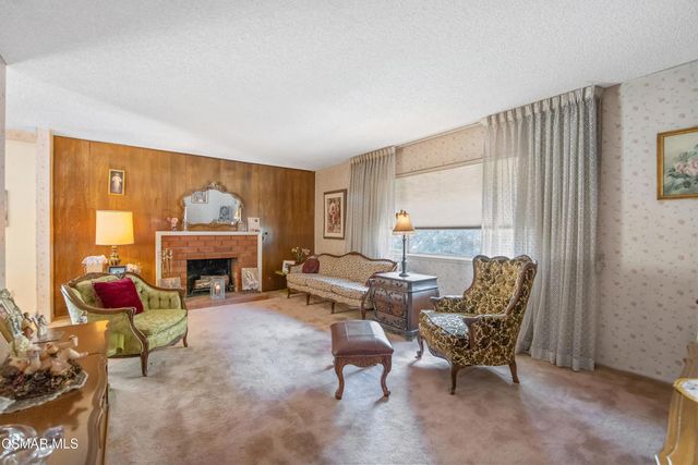 315 Longwood Court, Newbury Park, CA 91320