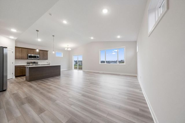 1335 Orchid Way, New Richmond, WI 54017