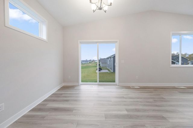 1335 Orchid Way, New Richmond, WI 54017