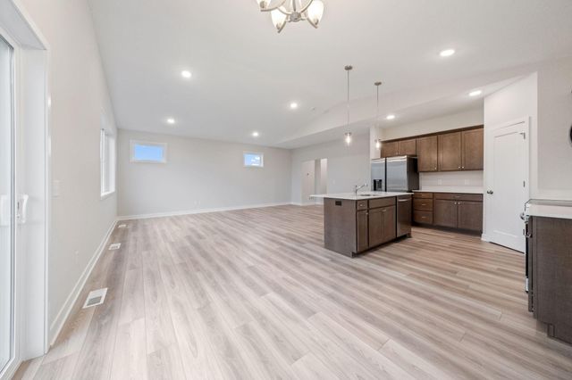 1335 Orchid Way, New Richmond, WI 54017