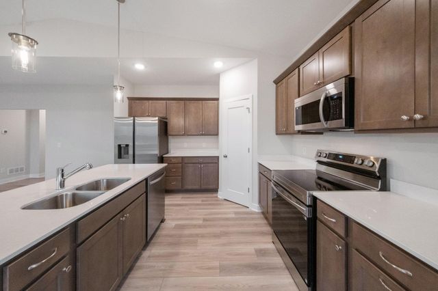 1335 Orchid Way, New Richmond, WI 54017