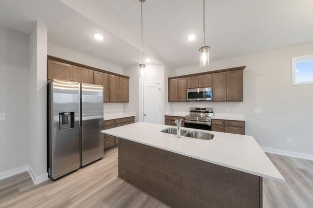 1335 Orchid Way, New Richmond, WI 54017