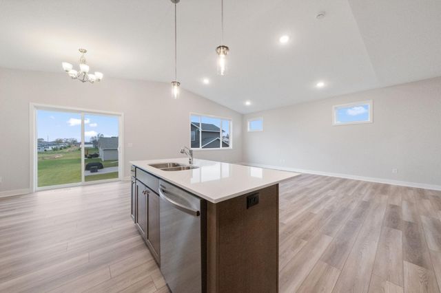 1335 Orchid Way, New Richmond, WI 54017