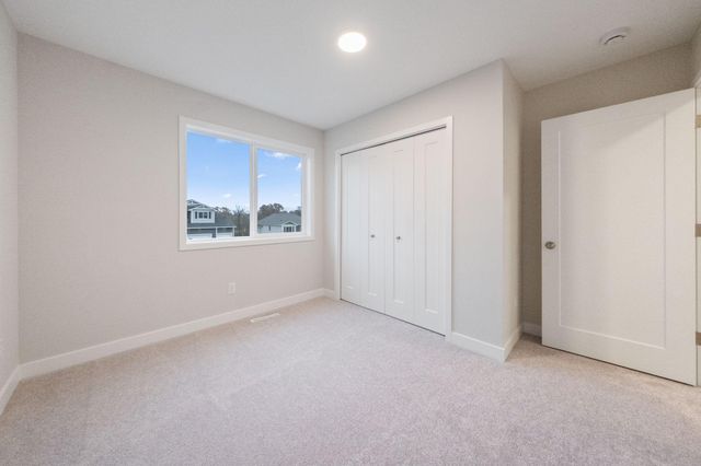 1335 Orchid Way, New Richmond, WI 54017