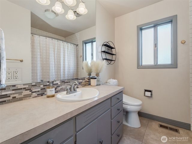 711 SE 101st Avenue, Vancouver, WA 98664