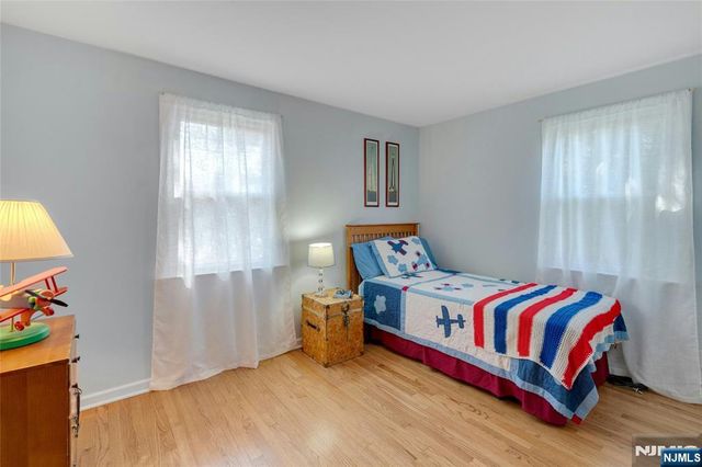 90 Arnot Place, Paramus, NJ 07652