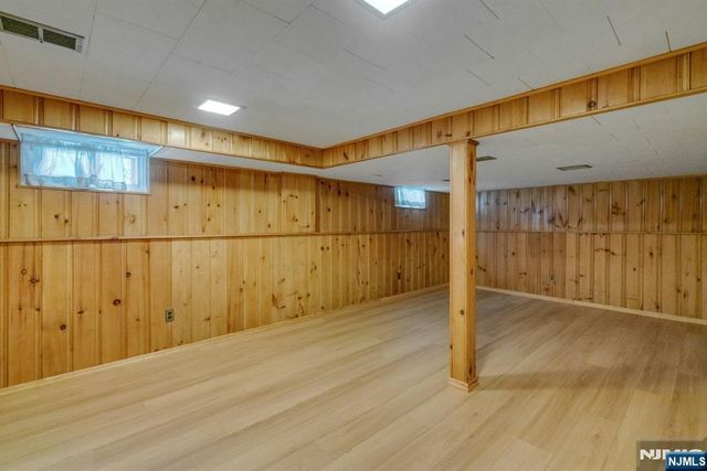 90 Arnot Place, Paramus, NJ 07652