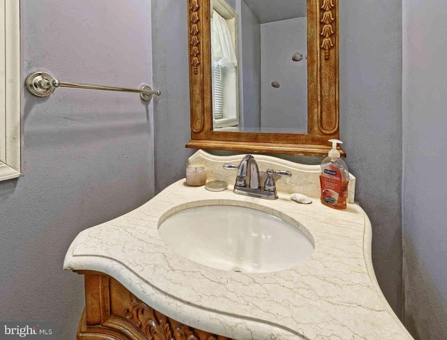 515 N CLINTON AVE, Wenonah, NJ 08090