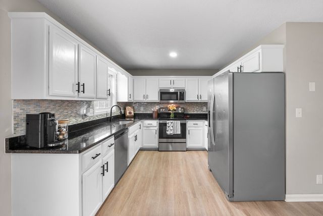 2656 Marymont Dr, Clarksville, TN 37042