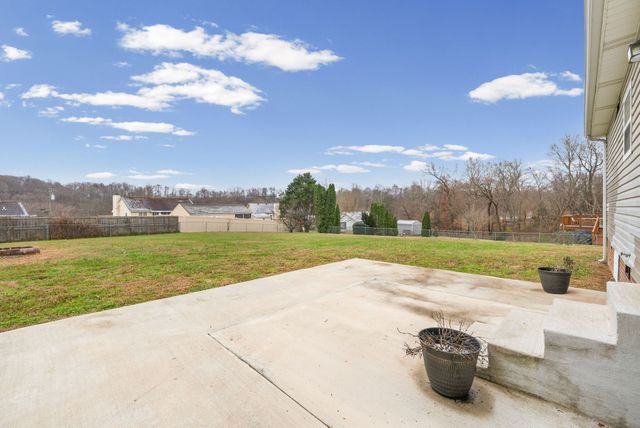 2656 Marymont Dr, Clarksville, TN 37042