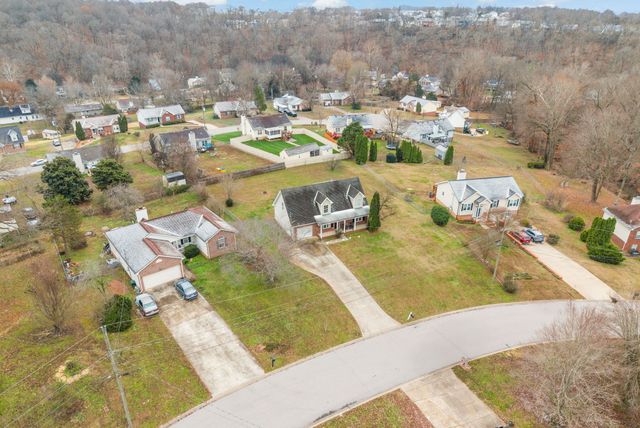 2656 Marymont Dr, Clarksville, TN 37042