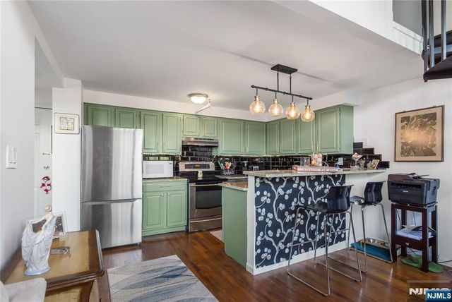 366-382 Trenton 4E, Paterson, NJ 07503