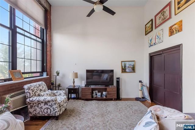 366-382 Trenton 4E, Paterson, NJ 07503