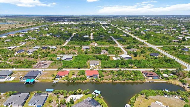 10386 WINNIPEG STREET, Port Charlotte, FL 33981