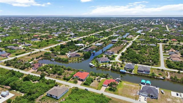 10386 WINNIPEG STREET, Port Charlotte, FL 33981