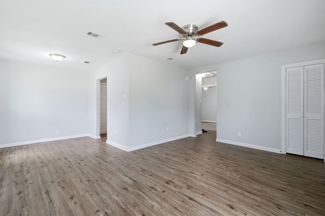 1450 Holcomb Road, Dallas, TX 75217