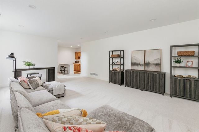 2001 Bluebell Drive, Norwalk, IA 50211