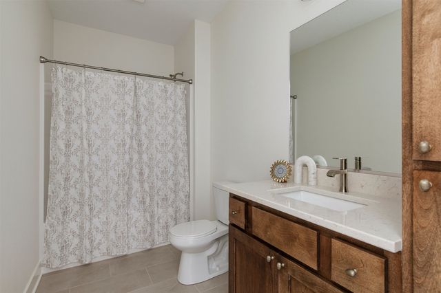 2001 Bluebell Drive, Norwalk, IA 50211