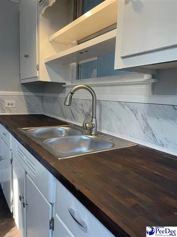 426 Manor, Florence, SC 29501