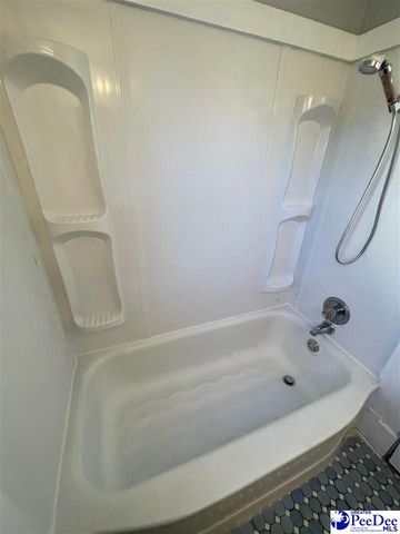 426 Manor, Florence, SC 29501