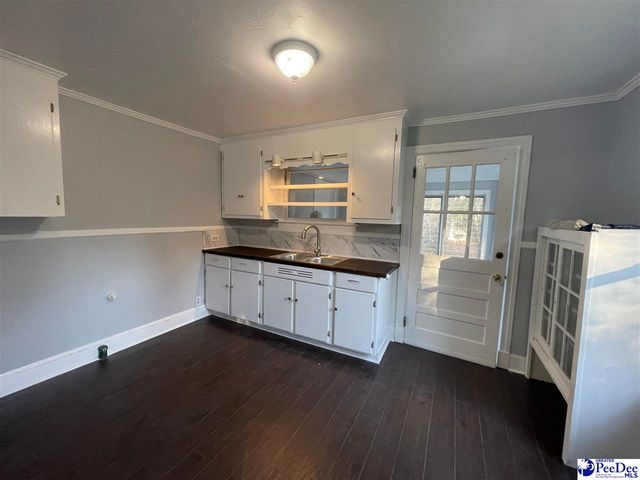 426 Manor, Florence, SC 29501