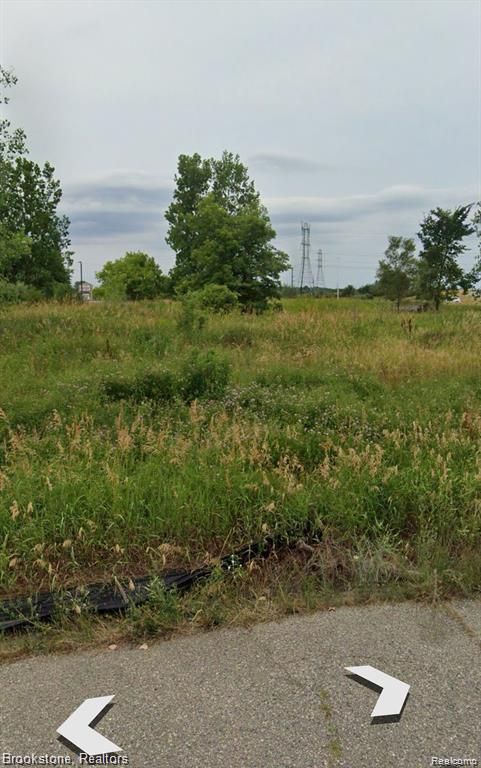 905 Nordic Drive, White Lake, MI 48383