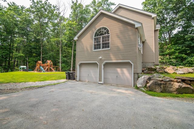 7 Dove Road, Hooksett, NH 03106