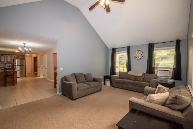 7 Dove Road, Hooksett, NH 03106