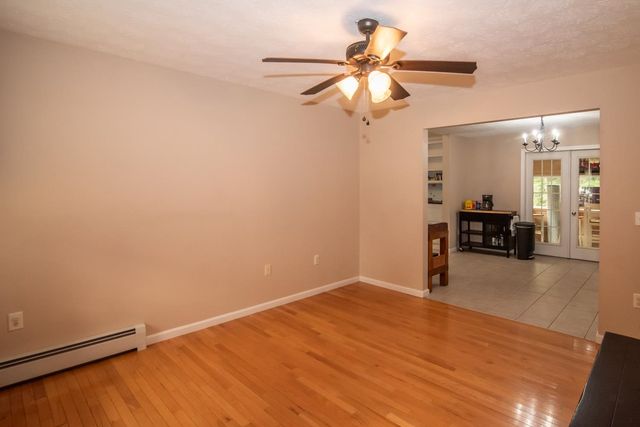 7 Dove Road, Hooksett, NH 03106