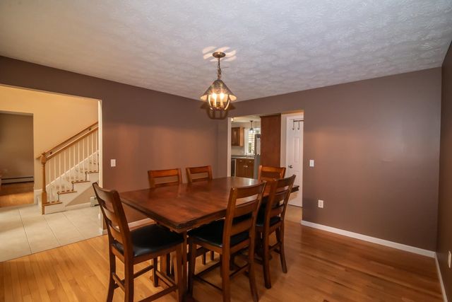 7 Dove Road, Hooksett, NH 03106