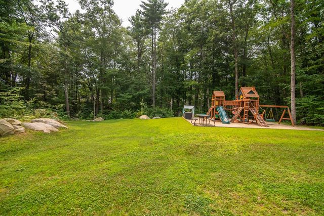 7 Dove Road, Hooksett, NH 03106