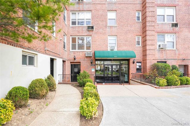 26-21 Union Street 4F, Flushing, NY 11354
