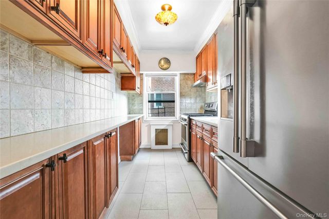 26-21 Union Street 4F, Flushing, NY 11354