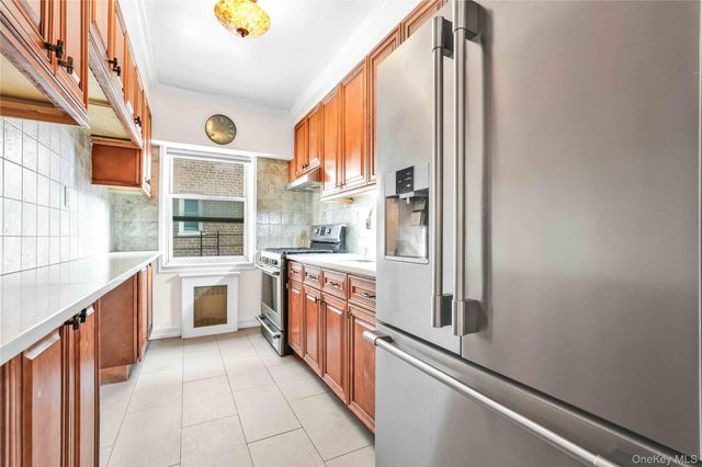 26-21 Union Street 4F, Flushing, NY 11354