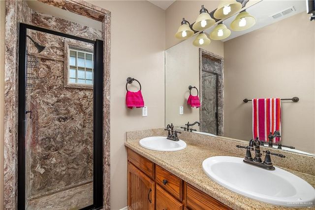 1719 N Oklahoma Avenue, Weslaco, TX 78599