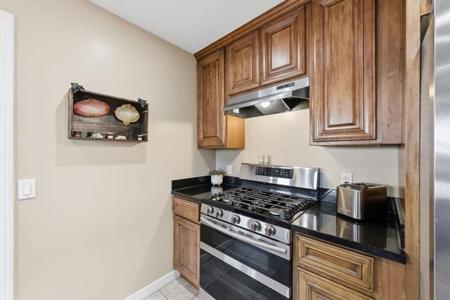976 2nd Avenue, Redwood City, CA 94063