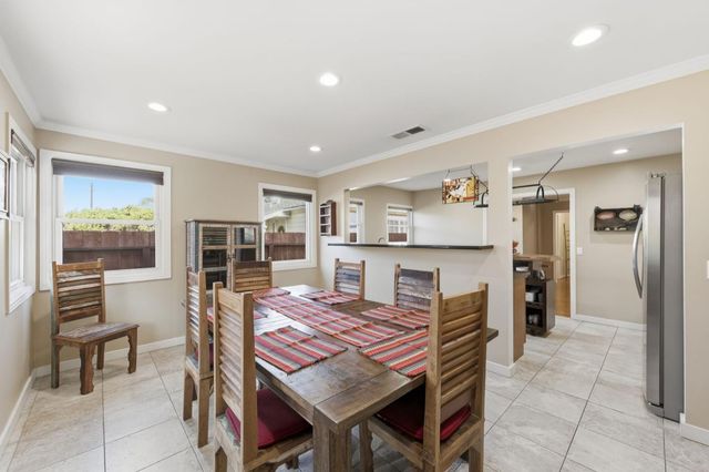 976 2nd Avenue, Redwood City, CA 94063