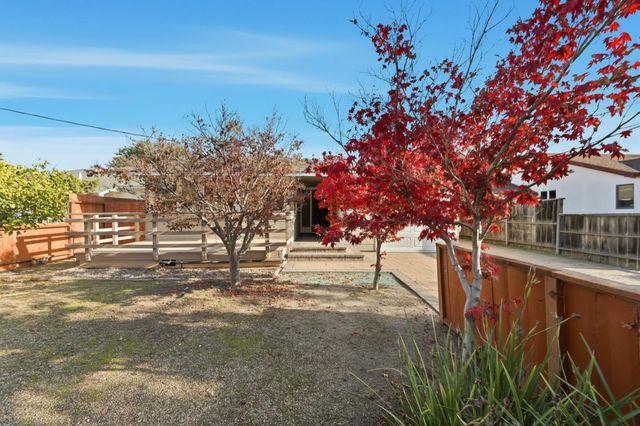 976 2nd Avenue, Redwood City, CA 94063