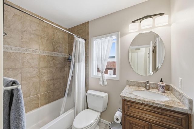 976 2nd Avenue, Redwood City, CA 94063